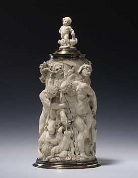 Petel, Tankard with bacchanal, 1630, Ivory with silver holder, gilded, h. 28,2 cm augsburg, kunstsammlungen und museen, maximilianmuseum 
